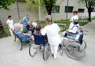 Coronavirus, anziani e disabili in casa di residenza.