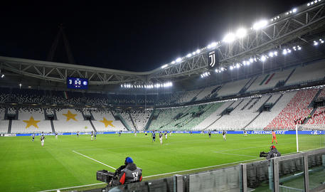 Lo stadio della Juventus deserto.