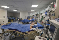 Reparto di terapia intensiva nell'ospedale di Brescia.