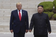 Il presidente degli Stati Uniti Donald Trump e il leader di Corea del Nord, Kim Jong-un. in una foto d'archivio.(ANSA/EPA)