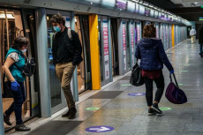 Una stazione metro di Torino nel giorno d'inizio della fase 2 dell'emergenza Coronavirus, Torino