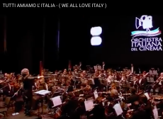 L'Orchestra Italiana del Cinema. (Frame dal video "Tutti amiamo l'Italia")