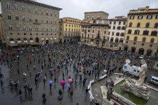 Una protesta dei ristoratori toscani in piazza della Signoria, Firenze