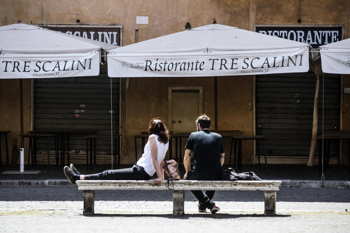 Fase 2: Ristorante ancora chiuso a Piazza Navona.