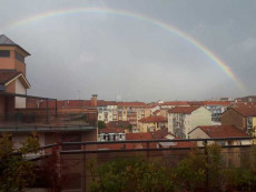 Maltempo: l'arcobaleno su Torino dopo il nubifragio