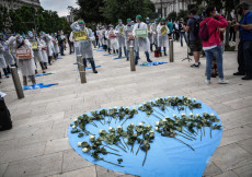 Coronavirus in Italia, Fase 3: Flash mob degli infermieri Nursind a Milano.