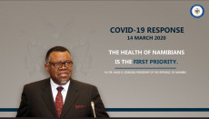 Il presidente della Namibia Hage Geingob durante una conferenza stampa sul Covid-19.
