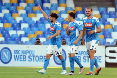 Dries Mertens festeggia il gol messo a segno in Napoli - Spal.