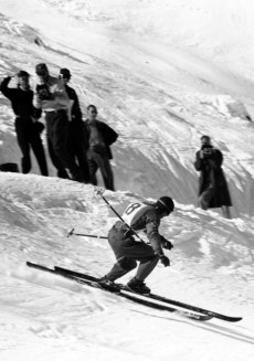 Lo sciatore italiano Zeno Colo' in azione sulla pista di Aspen in una immagine del 18 Febbraio 1950.