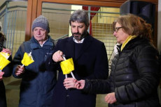 Il presidente della Camera Roberto Fico con i genitori di Giulio Regeni