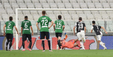 Con questo rigore Cristiano Ronaldo porta sull'1-1 il risultato tra Atalanta e Juventus.