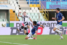 Dejan Kulusevski marca il gol del 1-0 del Parma all'Atalanta, prima della rimonta e sorpasso dei bergamaschi, allo stadio Ennio Tardini di Parma.