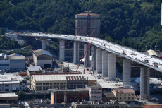 Vista generale del nuovo ponte di Genova costruito in sostituzione del Morandi crollato