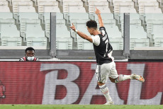 Cristiano Ronaldo esulta dopo aver segnato il secondo gol nella partita Juventus - Lazio.