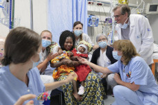 Separate con successo all'Ospedale Pediatrico Bambino Gesù di Roma due gemelline siamesi centrafricane unite dalla nuca, con cranio e gran parte del sistema venoso in comune