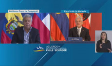 Fermo immagine della teleconferenza per la firma dell'accordo di libero scambio tra il presidente del Sebastián Pinera (D), e dell'Ecuador, Lenín Moreno (S).