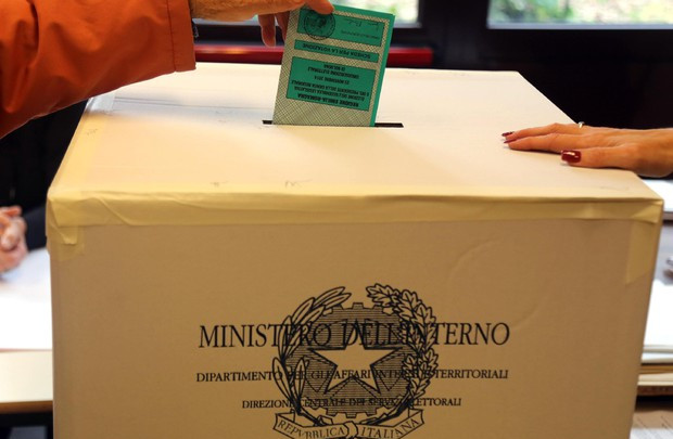 Urna per il voto.