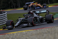 Lewis Hamilton su Mercedes-AMG Petronas in azione.