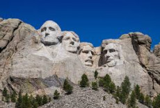 Una veduta dei volti dei quattro presidenti Usa scolpiti nel monte Rushmore, in South Dakota