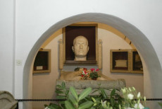 La cripta di Benito Mussolini a Predappio
