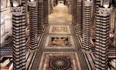 Il pavimento della navata del Duomo di Siena.