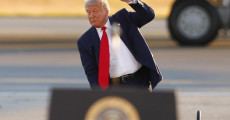Il presidente Usa Donald Trump durante un comizio. Immagine d'archivio.