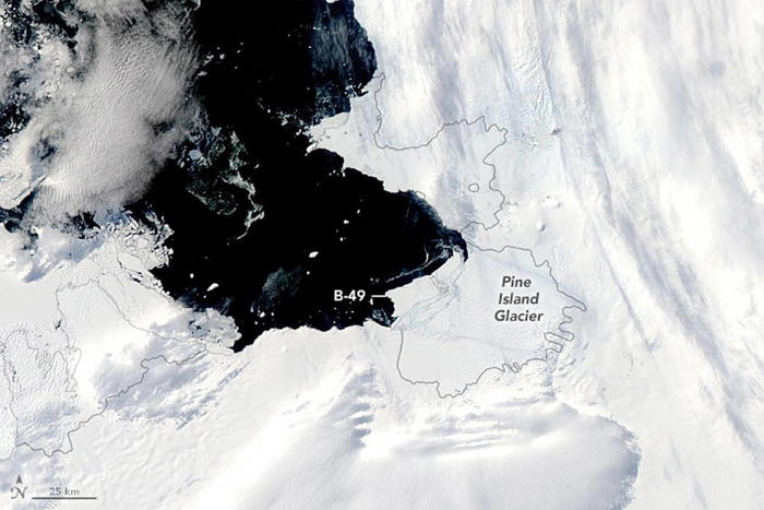 In una foto della National Aeronautics and Space Administration (NASA) dal satellite Sentinel-1, si vede il Pine Island Glacier (PIG) in Antartide il 10 Febbraio 2020.