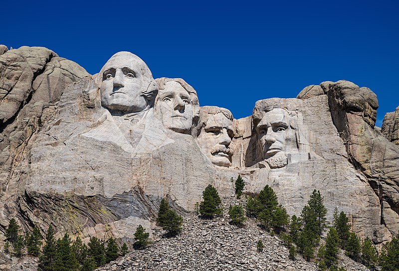 Il parco del Monte Rushmore con i volri scolpiti di quattro presidente americani a Keystone, Dakota del Sur.