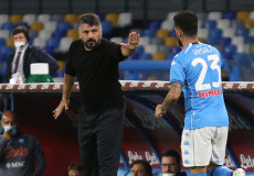 L'allenatore del Napoli Gennaro Gatturos saluta a Helsaij Hysaj dando il cinque