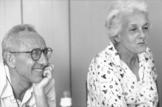 Luigi Pintor e Rossana Rossanda, firme storiche del Manifesto, in una foto d'archivio