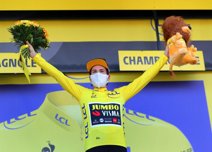 Lo sloveno Primoz Roglic in maglia gialla al Tour de France.