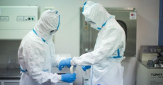 Ricercatori in un laboratorio.