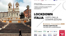 Il poster dell'esposizione organizzata dalla Associazione della Stampa Estera in Italia.