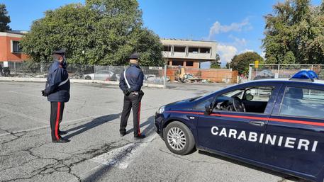 Autopattuglia di Carabinieri ad un posto di blocco.