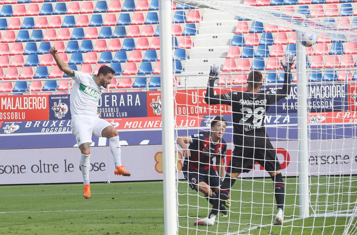 Anche Francesco Caputo mette a segno il suo gol nella rimonta del Sassuolo contro il Bologna.