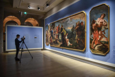 Un momento della presentazione della mostra 'Tiepolo, Venezia, Milano e l'Europa' in programma da venerdÏ prossimo alle Gallerie d'Italia, in Piazza della Scala, a Milano