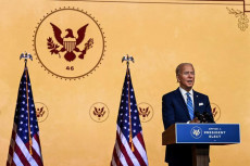 Il presidente eletto Joe Biden si rivolge agli americani durante il Thanksgiving