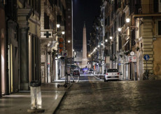 Piazza di Spagna vuota durante le ore di coprifuoco