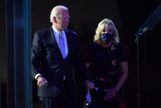 Il Presidente eletto Joe Biden e la moglie Jill.