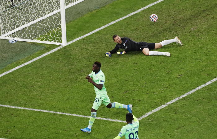 Felipe Caicedo regala il pareggio alla Lazio contro lo Zenit in Champions..