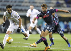 Dries Mertens in azione nella partita di Coppa Europa League tra l'HNK Rijeka e il Napoli in Rijeka.