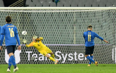 Vincenzo Grifo realizza di rigore nell'amichevole Italia-Estonia finita 4-0.