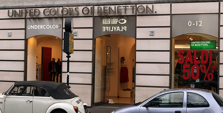 Esterno del negozio Benetton in zona San Giovanni, Roma