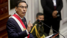 L'ex presidente peruviano Martín Vizcarra si difende nel Congresso dalle accuse di corruzione che hanno portato alla sua destituzione. Archivio