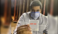 Nicolás Maduro mostra in un video la molecola DR-10 "capace di annientare il coronavirus".