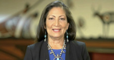 La deputata nativa dem del New Mexico Deb Haaland durante la Convention Democrata di quest'anno a Wisconsin.