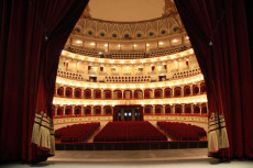 Teatro Petruzzelli, platea vuota