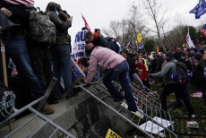 Manifestanti pro-Trump entrano nel terreno del Campidoglio in Washington. Immagine d'archivio.
