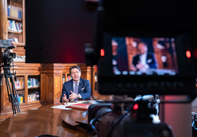Il presidente del Consiglio, Giuseppe Conte, durante un intervento in video-conferenza.