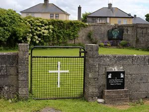 L'orfanotrofio "Casa di st. Mary per mamme e bambini” di Tuam, contea di Galway, Irlanda.